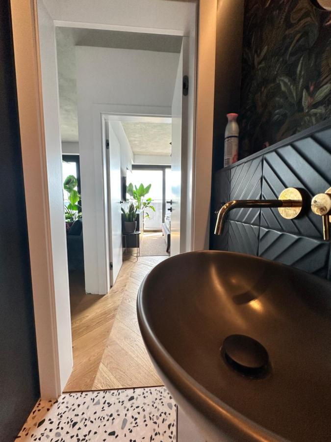 Skyline Elegance With Free Parking Apartment Bratislava Exterior photo