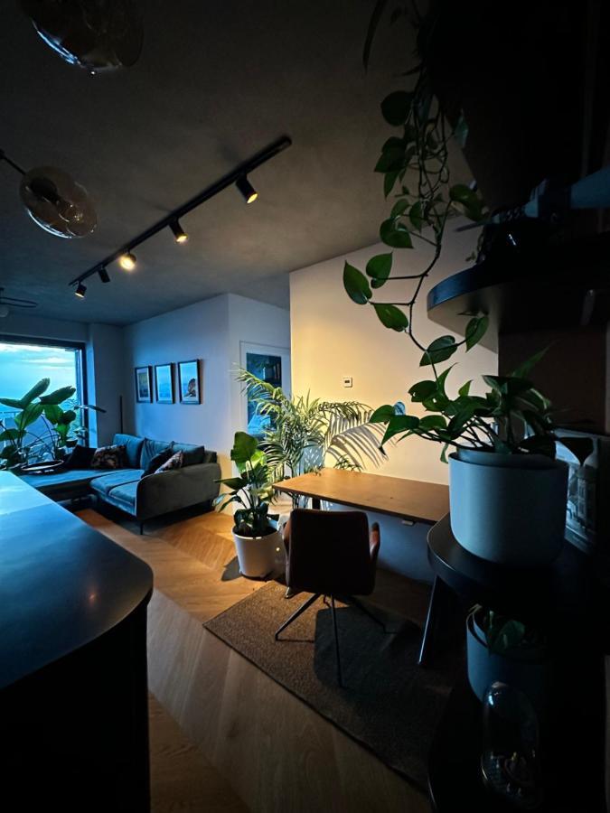Skyline Elegance With Free Parking Apartment Bratislava Exterior photo