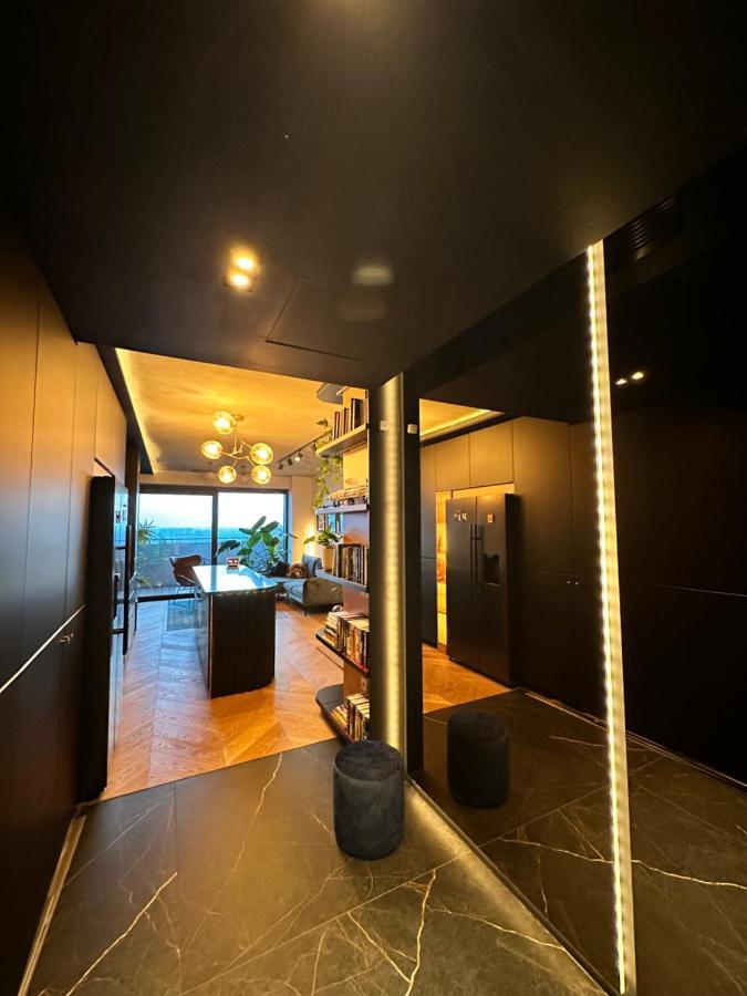 Skyline Elegance With Free Parking Apartment Bratislava Exterior photo